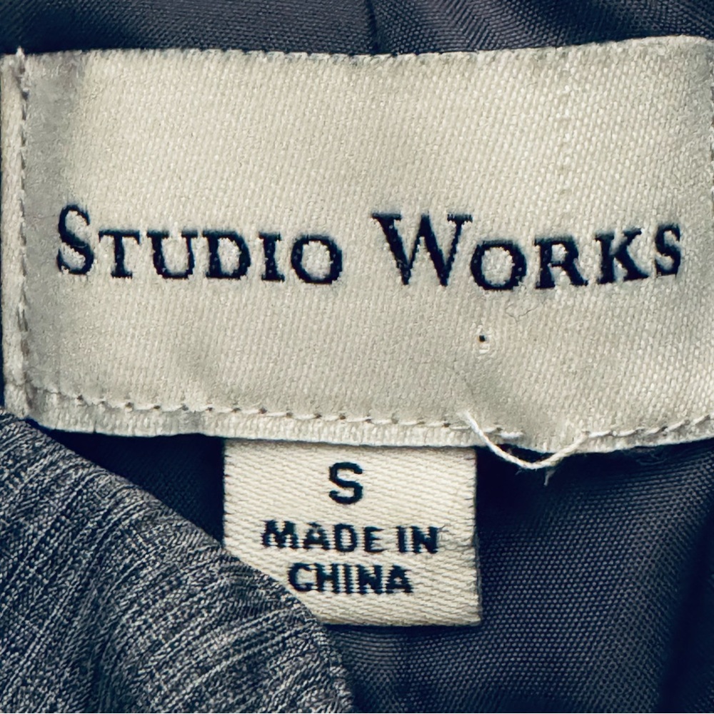 Studio Works gray lightweight zip front button tab l jacket size small S
 b67 - Picture 2 of 5